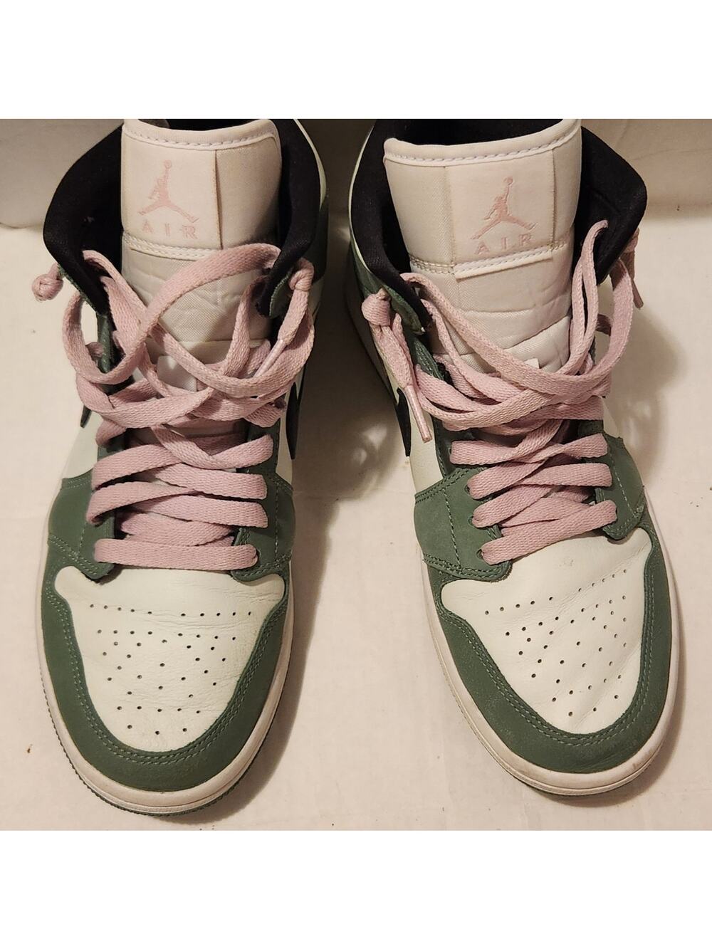 Nike air Jordan sneakers  size 9